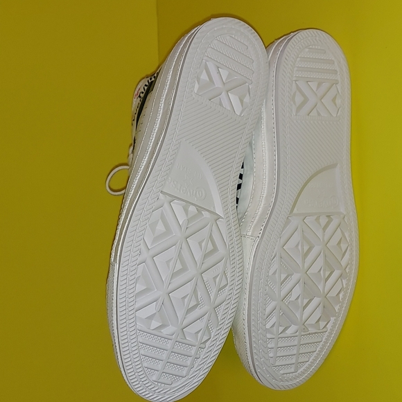 Converse Tyvek Limited Edition High Top Sneaker women's size 7 men's size 5 - Picture 10 of 13